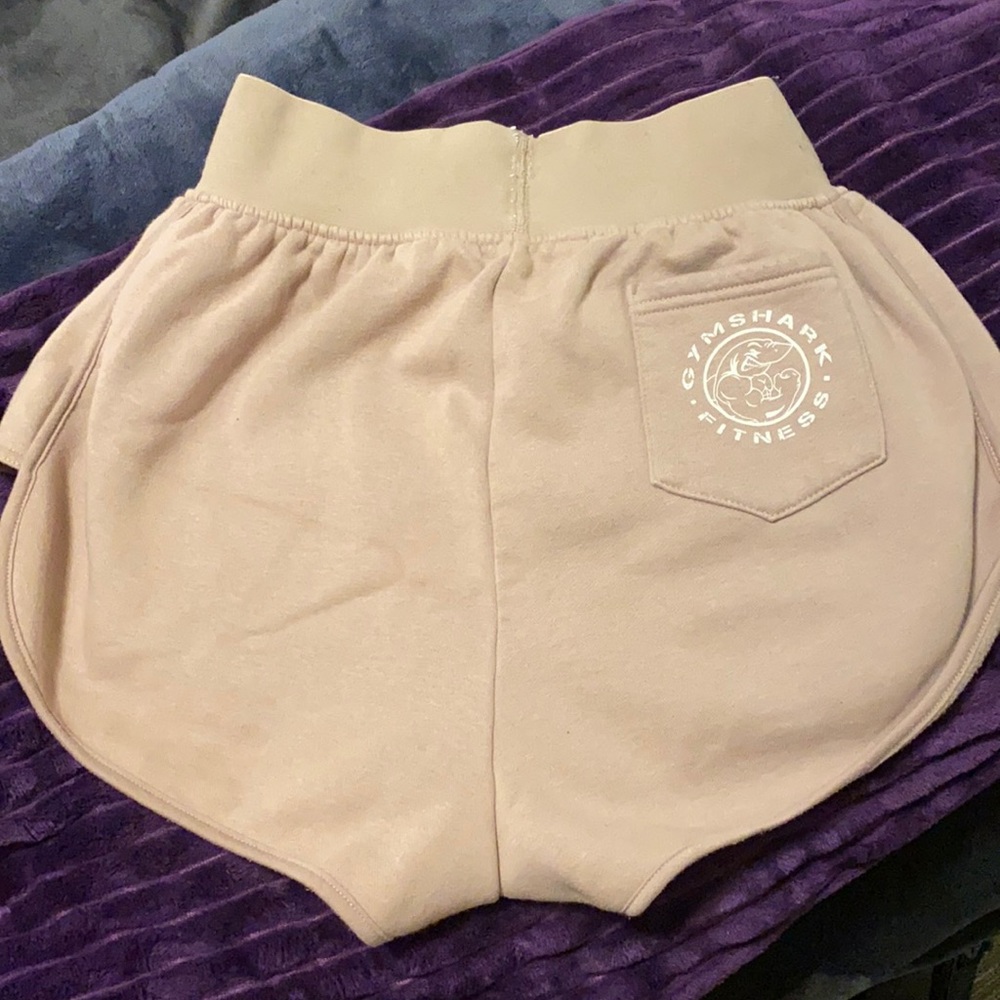 Gymshark legacy shorts tupe color